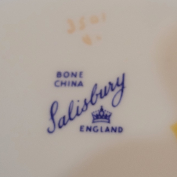 White Porcelain Creamer and Sugar Set with Purple Floral Motif and Gold Trim - Picture 3 of 3